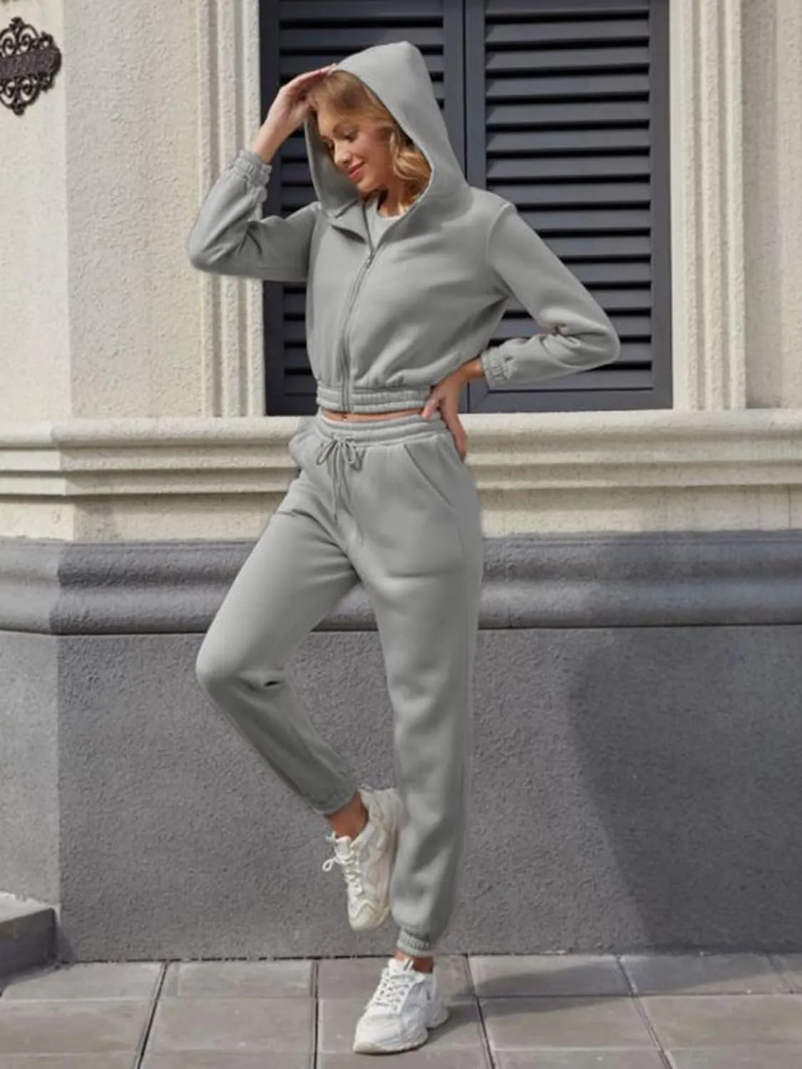 Akmipoem Sweatsuits for Women Set 3 Piece Outfits Zip Up Hoodie Sweatshirt Crop Tank Top Jogger Sweatpants Tracksuit