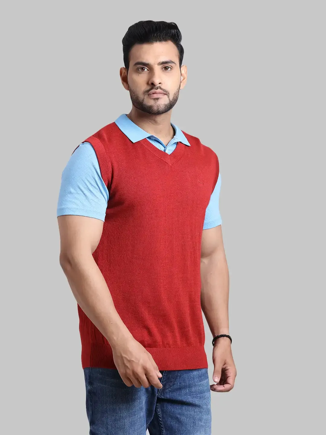 Men Red Classic Fit Solid Wool Blend Sleeveless V Neck Collar Sweaters